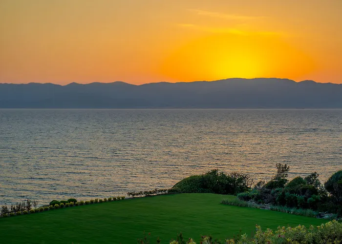 The Nowness Luxury & Adulty Only Hotel 4*