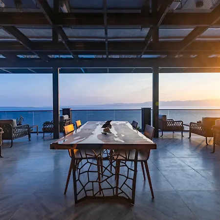 The Nowness Luxury & Adulty Only 4*