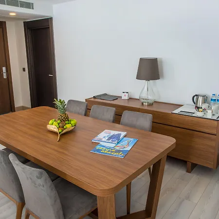 The Nowness Luxury & Adulty Only 酒店