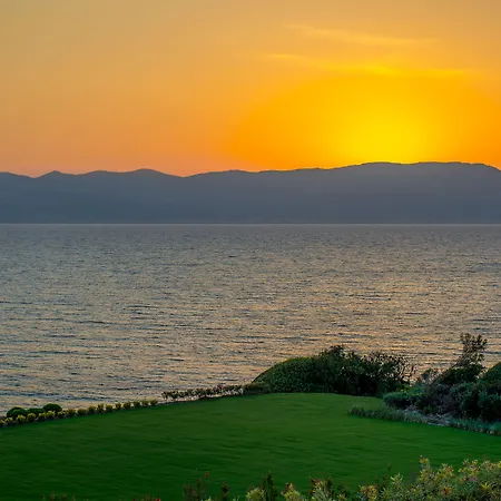 The Nowness Luxury & Adulty Only Hotel 4*